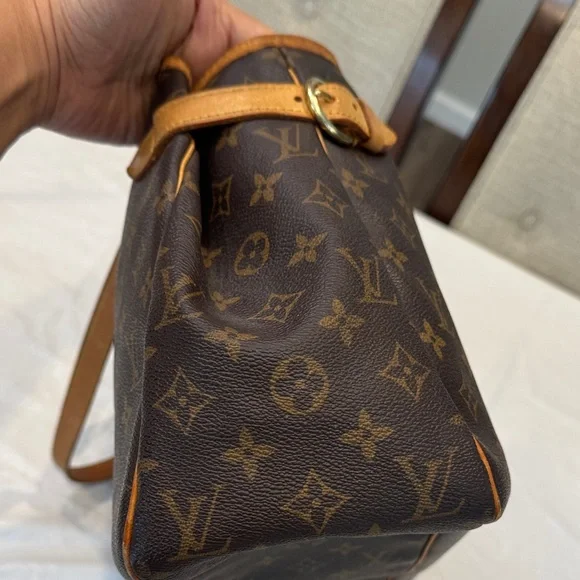 Louis Vuitton Batignolles Horizontal Monogram Shoulder Bag